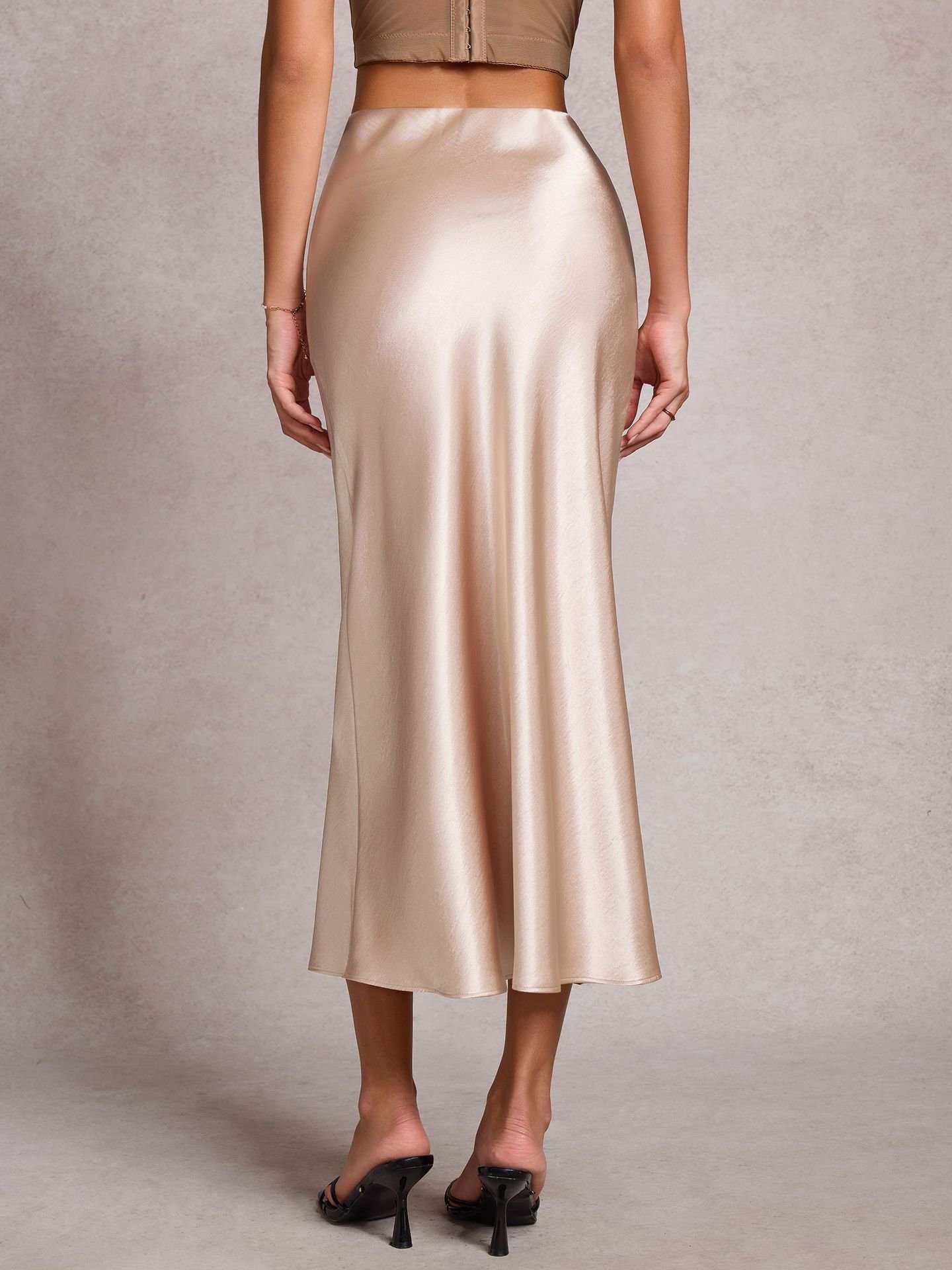 Ruched Midi Satin Skirt - Imagen 5