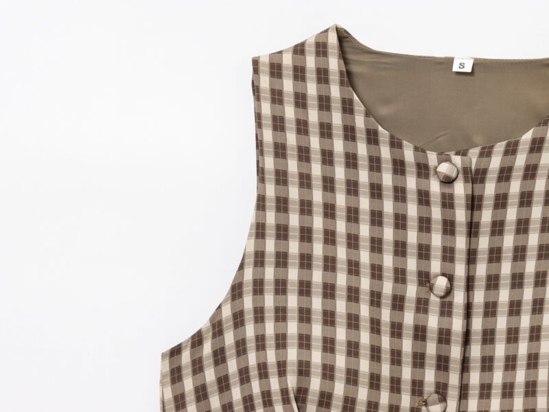 1468910358071607296.jpeg Plaid Button Vest Top