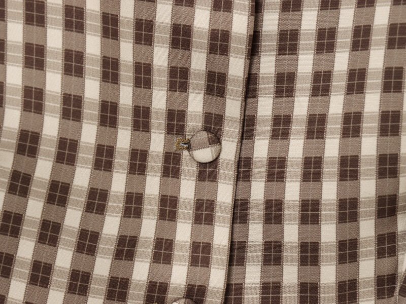 1468910358813999104.jpeg Plaid Button Vest Top