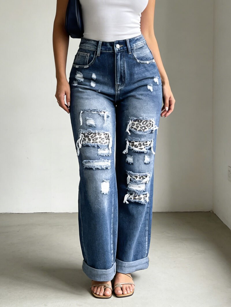 1486377273723453440.jpg Leopard Patch Straight Jeans
