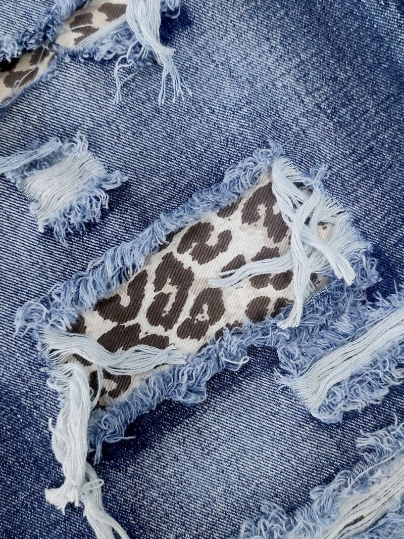 O1CN013Y7gEp2M3B5T4yBIj_2206666479771-0-cib.jpg Leopard Patch Straight Jeans