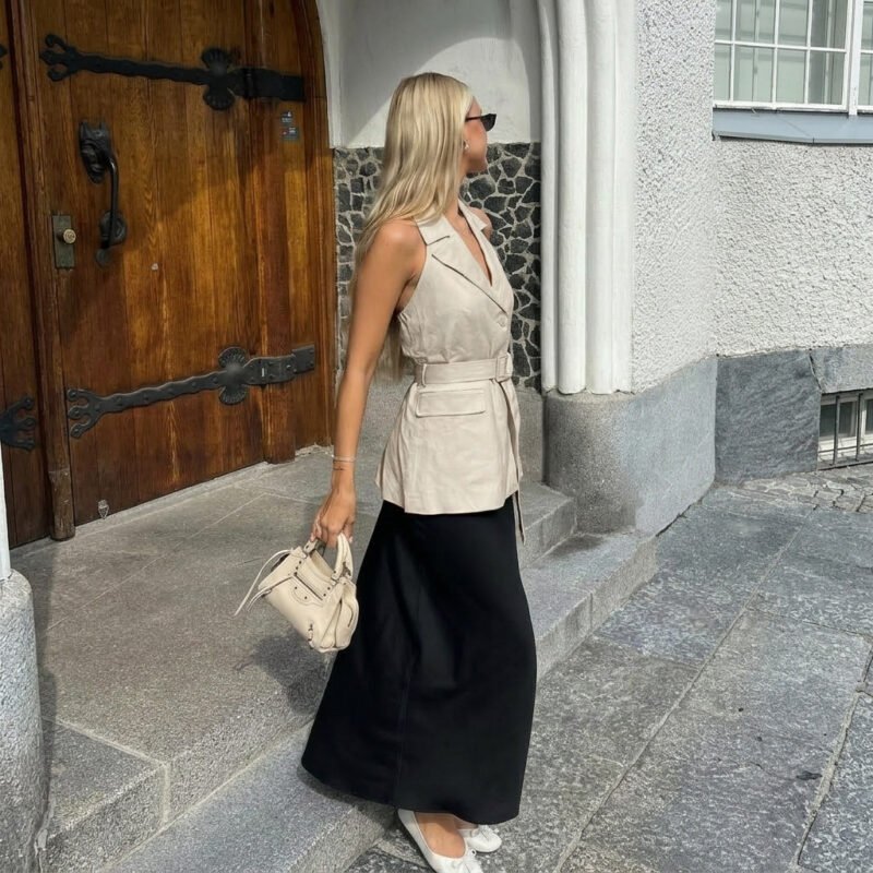 O1CN01HGD8671dqV28hAcwA_3020913787-0-cib.jpg Belted Sleeveless Vest Top
