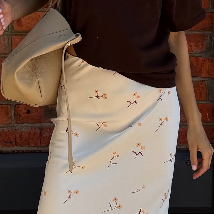 O1CN01HJJMSx2KYCgzdBzkU_2212760969568-0-cib.jpg Floral Satin Midi Skirt