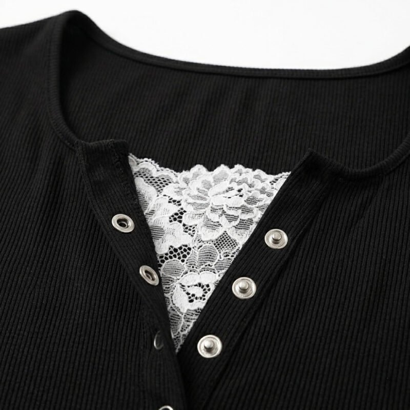 O1CN01RiwGT91uAgLHaqS2e_2868995997-0-cib.jpg Lace Trim V-Neck Top