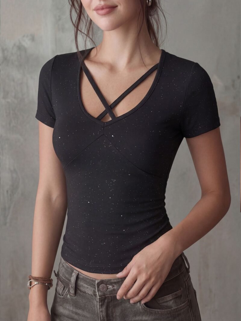 O1CN01S1O2341QQJNx5fgQy_2216361781970-0-cib.jpg Cutout Slim Fit Top