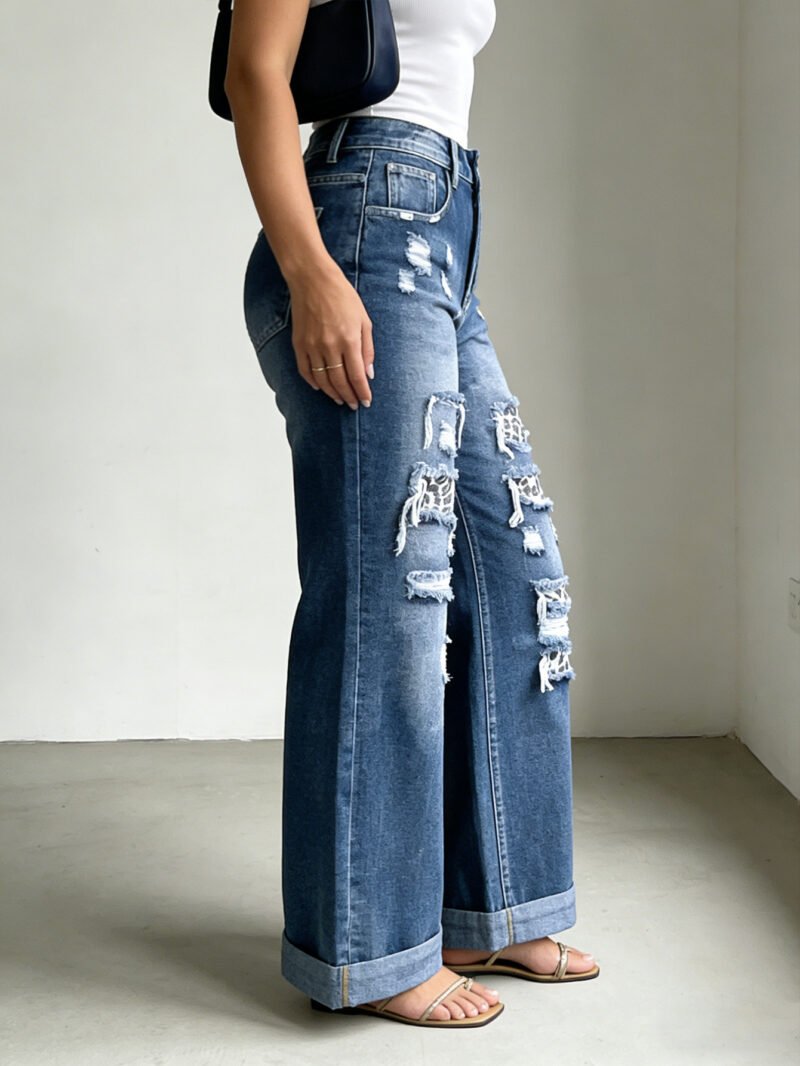 O1CN01YeBYy32M3B5T3f133_2206666479771-0-cib.jpg Leopard Patch Straight Jeans