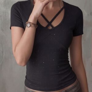 O1CN01bwo42F1QQJNwacQEZ_2216361781970-0-cib.jpg Cutout Slim Fit Top