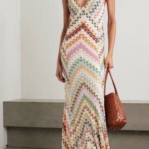 O1CN01cqI1Sq1c2HwBTYtf4_2208129443542-0-cib.jpg Chevron Halter Maxi Dress