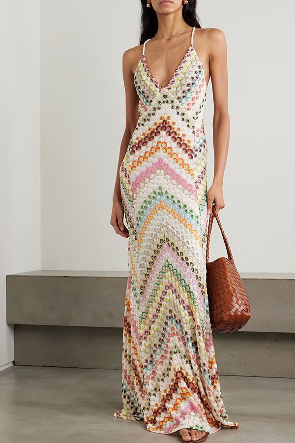 O1CN01cqI1Sq1c2HwBTYtf4_2208129443542-0-cib.jpg Chevron Halter Maxi Dress