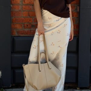 O1CN01eZu7uM2KYCgzFr9Ds_2212760969568-0-cib.jpg Floral Satin Midi Skirt